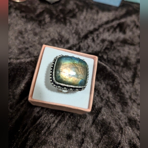 Handcrafted Labradorite Square Unisex Ring (8.75) - Picture 11 of 14